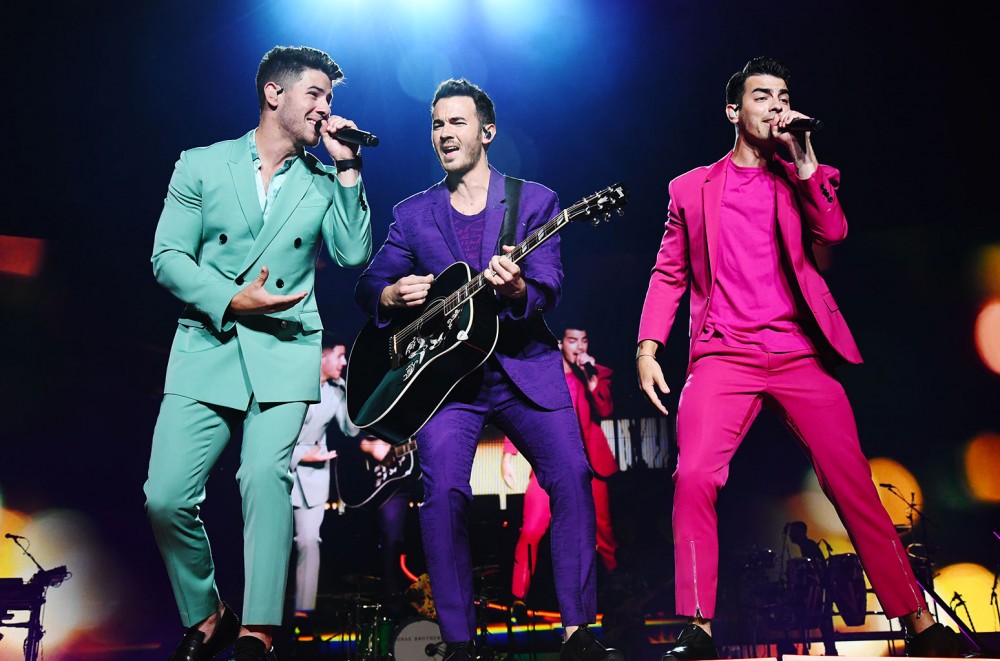 Jonas Brothers Take a Ride Through Vegas in ‘What a Man Gotta Do’ Alternate  Watch