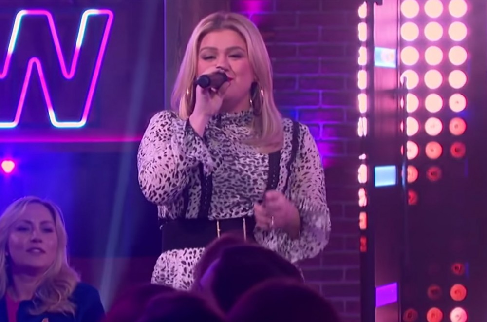 Kelly Clarkson Gives Us ‘Something to Talk About’ With Latest Epic Cover