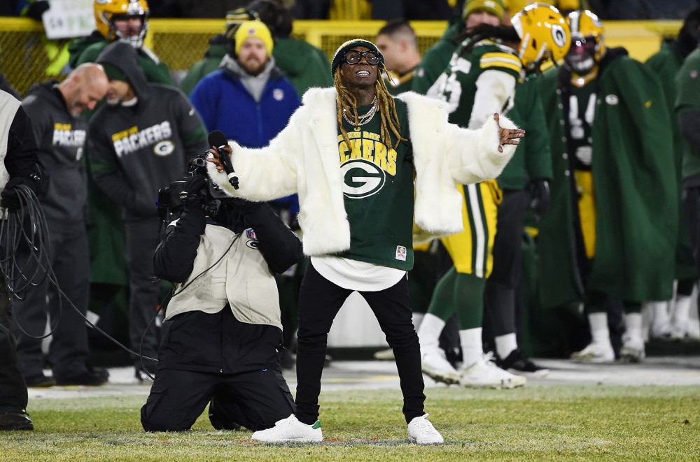 Lil Wayne Leads Packers’ ‘Roll Out the Barrel’ Chant at Lambeau Field: ‘One of the Dopest Times of My Life’