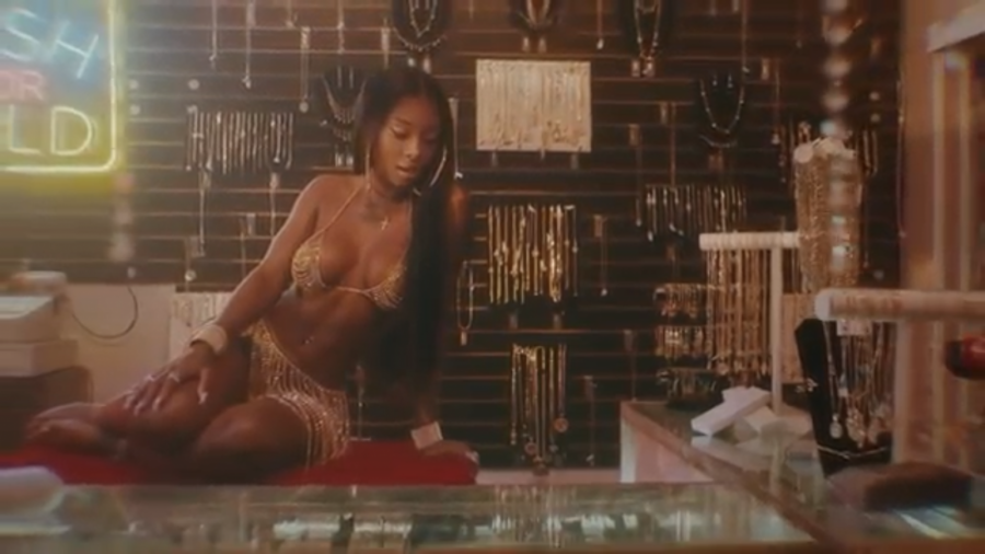 Summer Walker and Usher Set The Mood In "Come Thru" Video