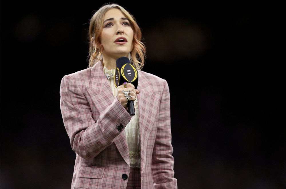 Watch Lauren Daigle’s Moving National Anthem Performance at the College Football National Playoff