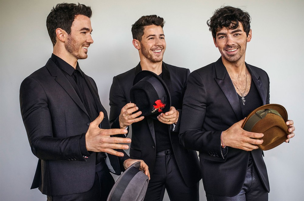 Watch the Jonas Brothers Hilariously Reenact Classic ‘Keeping Up With the Kardashians’ Fight