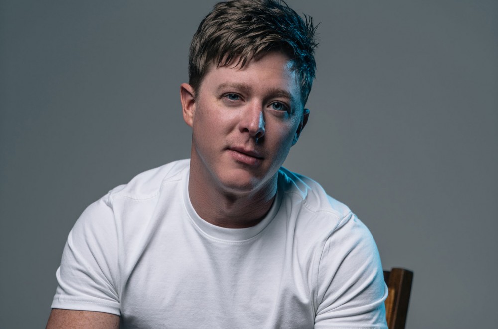 Adam Sanders Enlists Tracy Lawrence, Aaron Tippin & More For Feel-Good ‘Ruled the World’  Exclusive