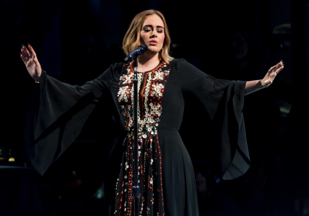Adele Screams At Paparazzi After Friend's Wedding