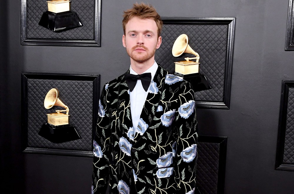 Finneas Says Bond Theme Coming ‘Soon,’ Performs ‘Let’s Fall In Love For The Night’ on ‘Tonight Show’: Watch