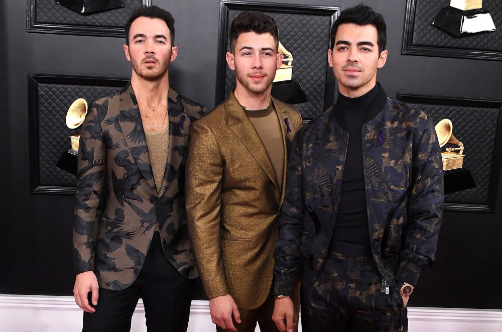 Jonas Brothers Tease New Music, Plus How Joe & Kevin Totally Missed the Spinach in Nick’s Teeth at Grammys
