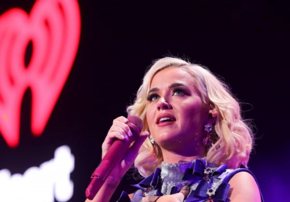 Katy Perry Thanks EMTs After Fainting On "Idol" Set Due To Gas Leak