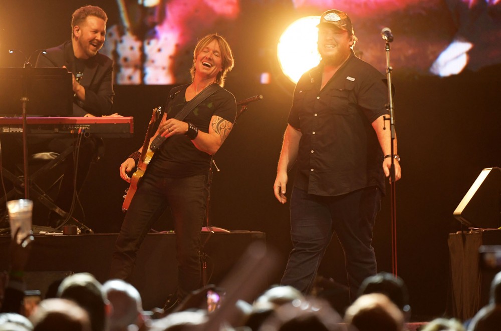 Keith Urban, Tanya Tucker & Luke Combs Perform at ‘All For the Hall’ Benefit Concert