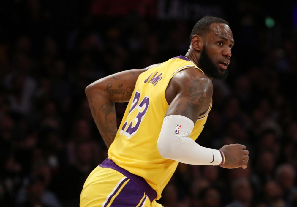 LeBron James & Zion Williamson Give Fans A Classic, Twitter Reacts