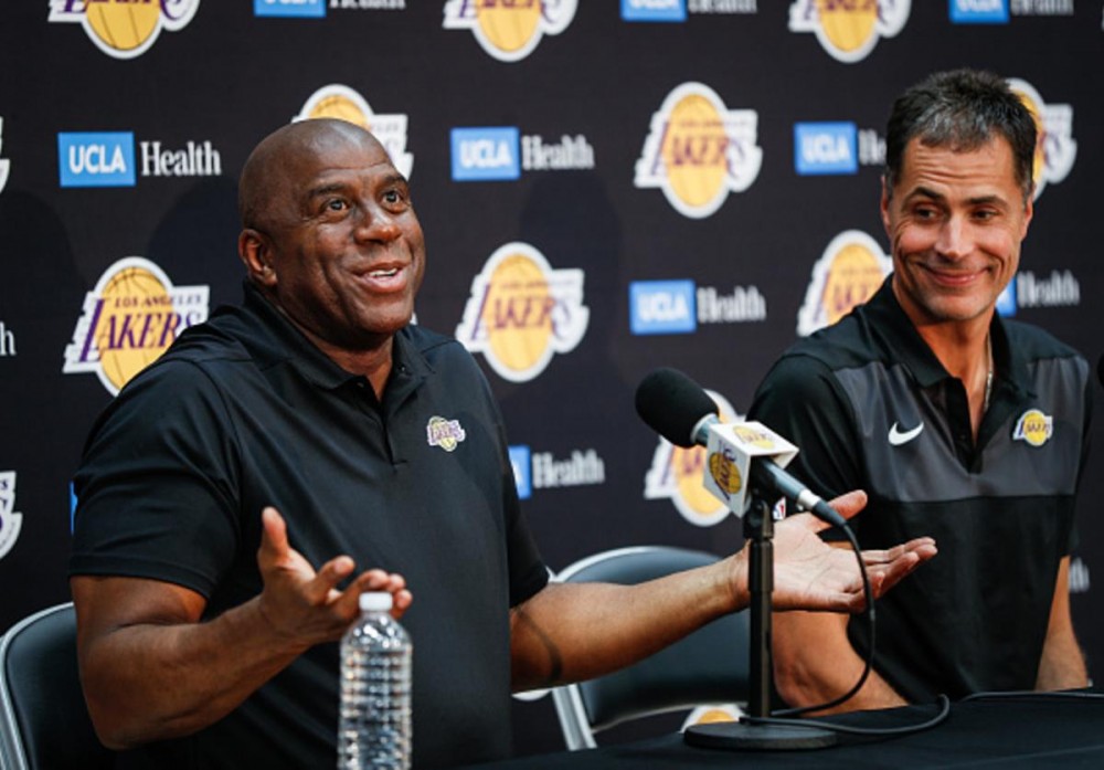 Magic Johnson Admits Clippers' Advantage Over Lakers
