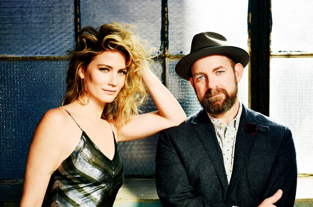 Sugarland Announces There Goes the Neighborhood Tour With Mary Chapin Carpenter and Tenille Townes