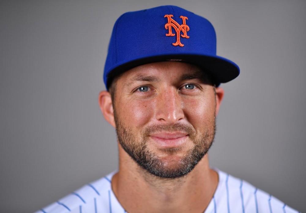 Tim Tebow Goes Three Stooges With Disastrous Spring Training Play