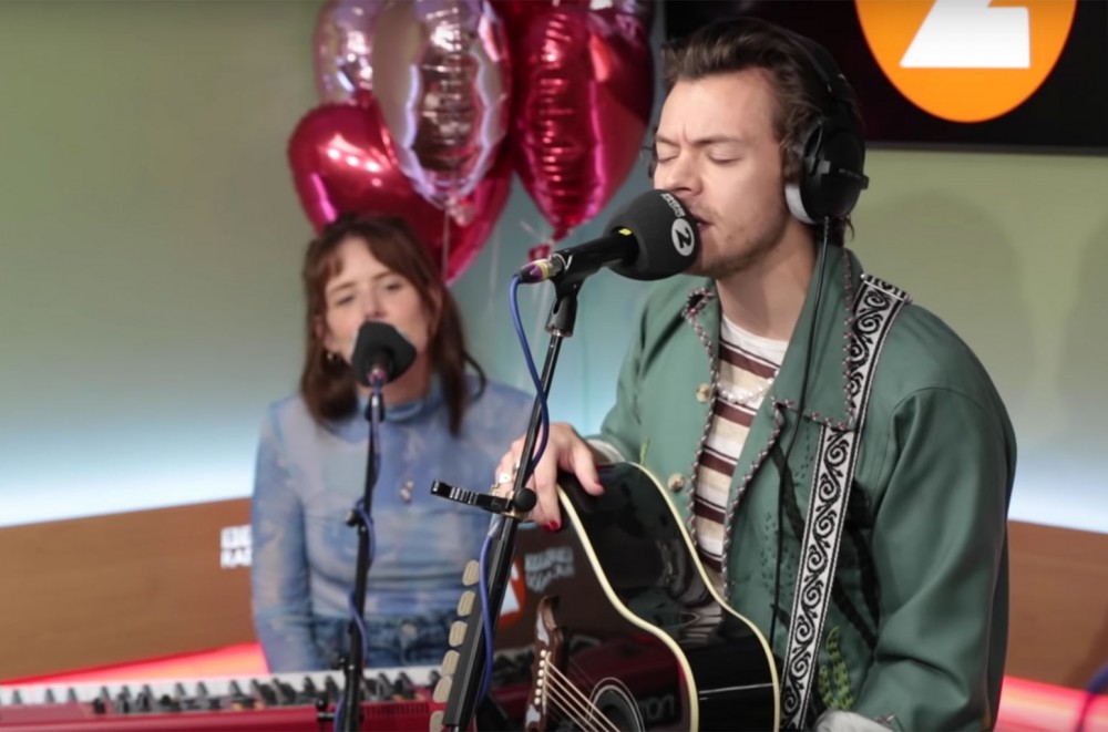Watch Harry Styles’ Breezy Cover of Joni Mitchell’s ‘Big Yellow Taxi’