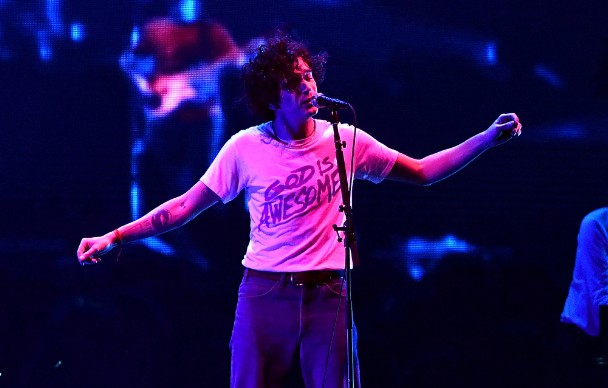 Watch The 1975 Debut 2 New Songs At UK Tour Opener