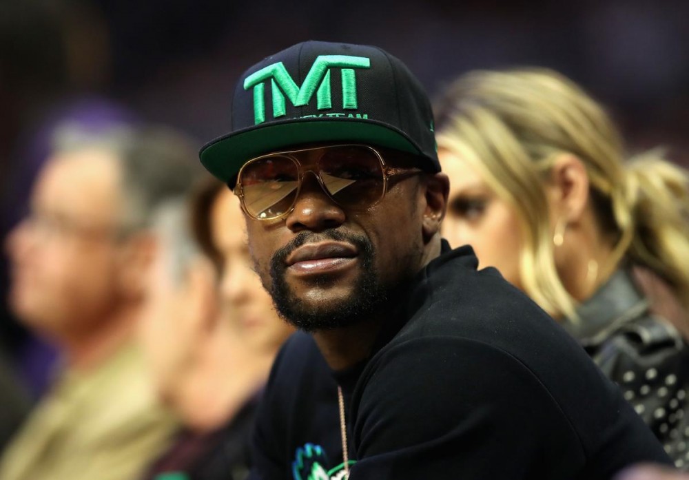 Floyd Mayweather Schools Antonio Brown On Not Paying Taxes