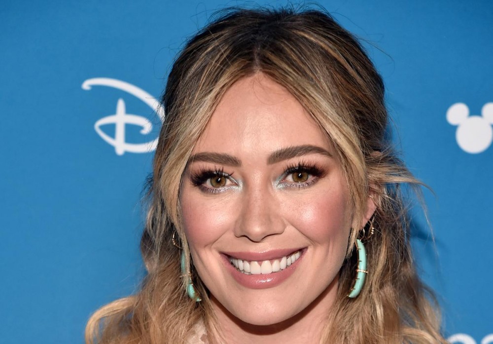 Hilary Duff Hints At Issues On Disney+ "Lizzie McGuire" Reboot
