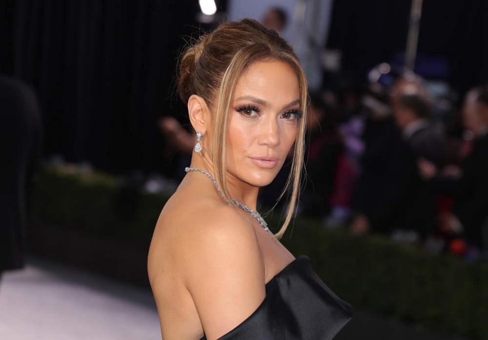 Jennifer Lopez Gets Candid About Her Oscars Snub For "Hustlers"