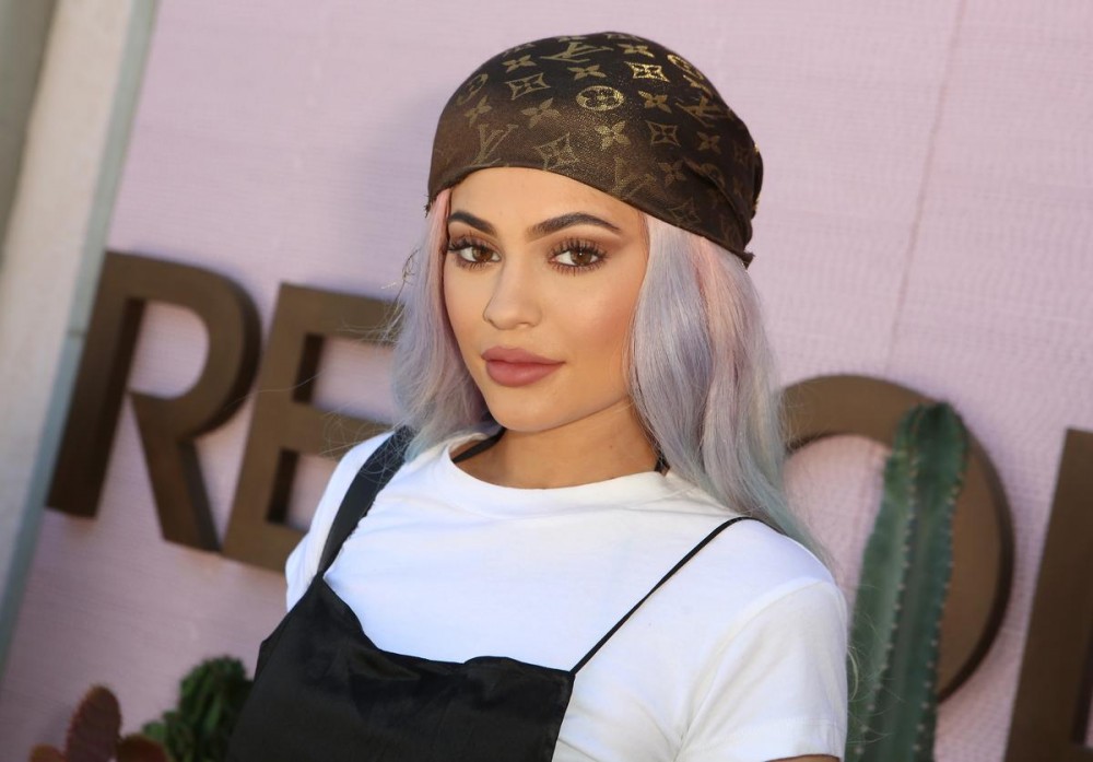 Kylie Jenner Donates $1 Million To Hospital For COVID-19 Face Masks