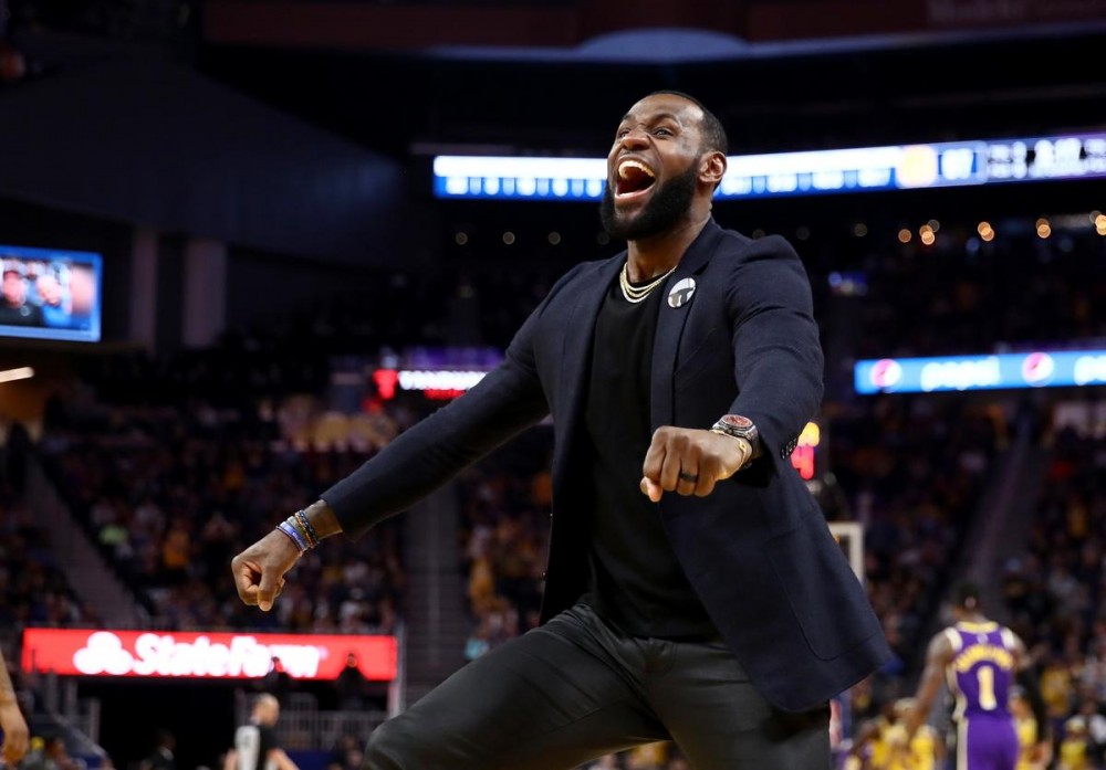 LeBron James Commits Egregious Brain Fart During Lakers Win