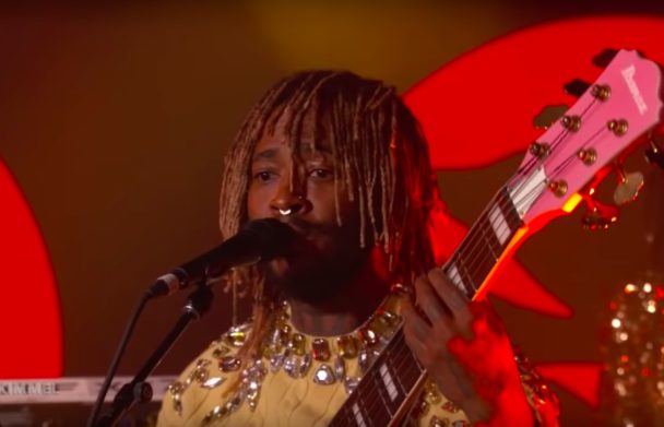 Thundercat Plays 'Kimmel' With Flying Lotus, Steve Lacy, & Steve Arrington, Pays Tribute To Mac Miller: Watch