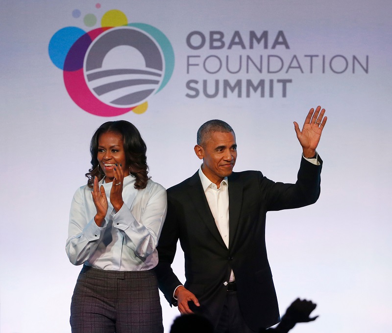 The Obamas Are Set to Produce Netflix Comedy About 2016 Trump Transition