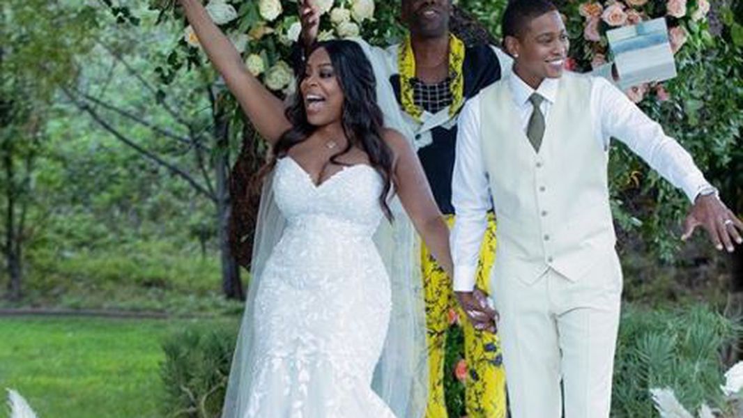 Niecy Nash Says She’s ‘Never Been With A Woman’ Before Marrying Her Wife, Jessica Betts