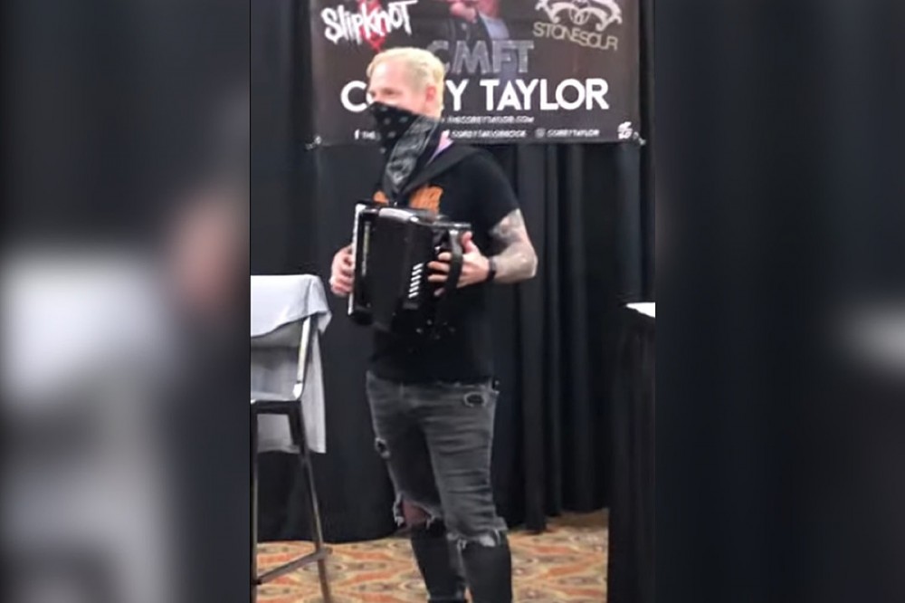 Watch Corey Taylor Play Accordion for Fans at a Horror Convention