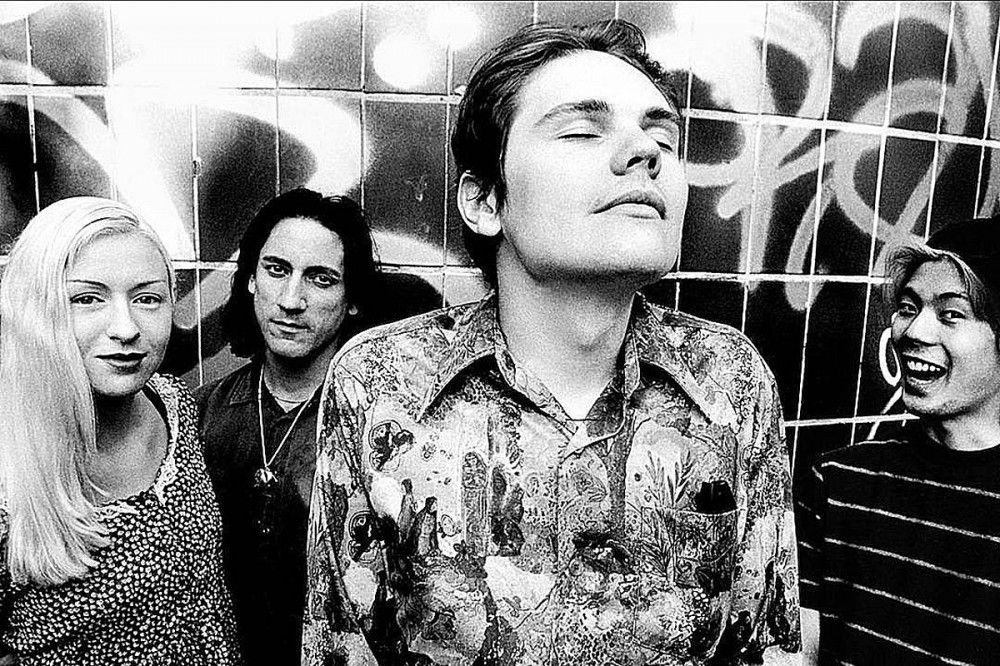 How Smashing Pumpkins ‘Gish’ Influenced Pearl Jam, Nirvana + Grunge to Come