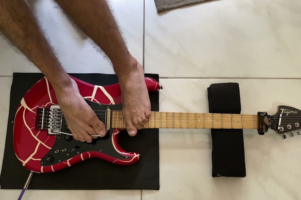 Guitarist Shreds GNR’s ‘Sweet Child o’ Mine’ + More With His Feet