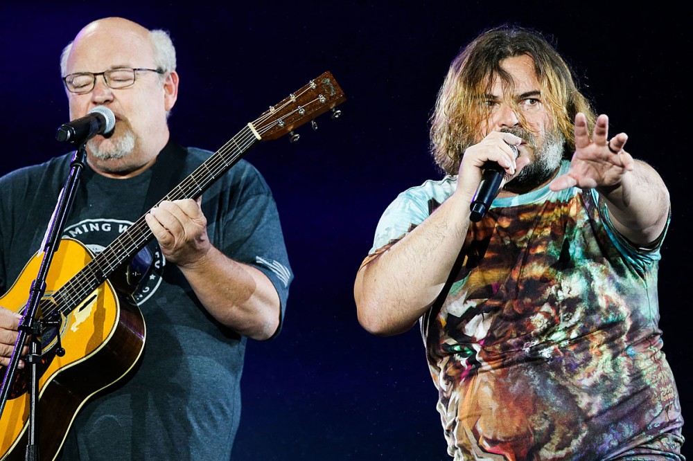 Tenacious D Take On Beatles Medley for Doctors Without Borders Fundraiser