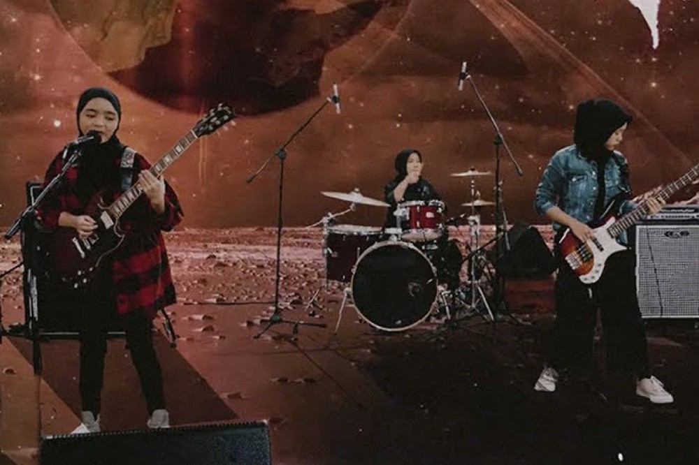 Indonesia’s Voice of Baceprot Deliver Tom Morello-Approved RATM ‘Testify’ Cover