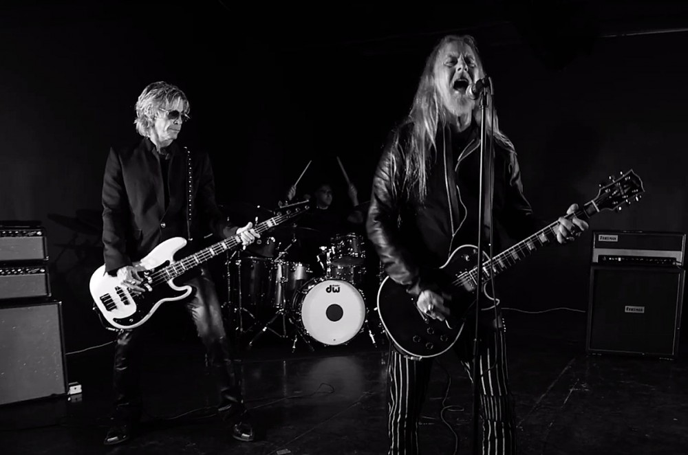 Alice in Chains’ Jerry Cantrell Drops New Song ‘Atone’ With Duff McKagan + More