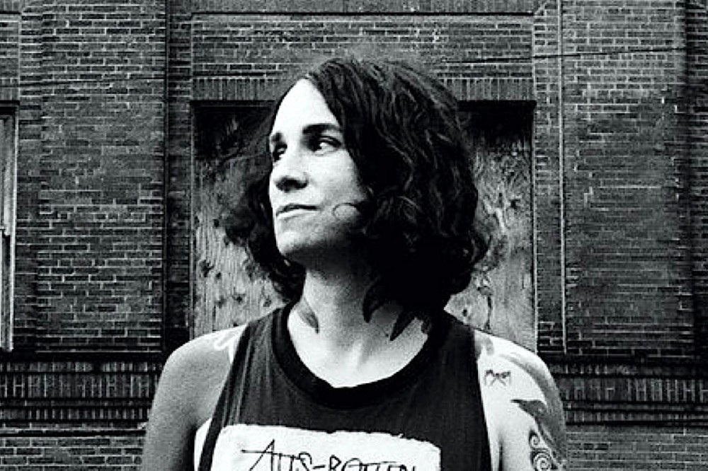 Laura Jane Grace Surprise-Releases ‘At War With the Silverfish’ EP