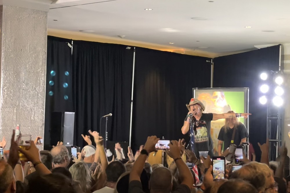 Poison’s Bret Michaels Played a Show at a Hotel Lobby in Florida