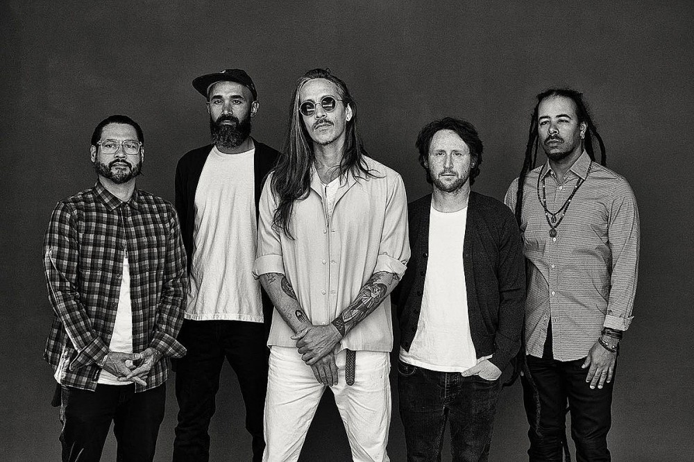 Incubus Return to ‘Morning View’ House for 20th Anniversary Livestream