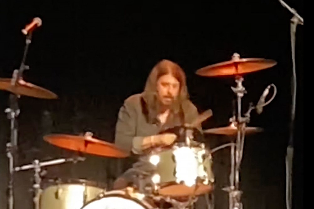 Watch Dave Grohl Drum to Nirvana’s ‘Smells Like Teen Spirit’ at ‘Storyteller’ Event