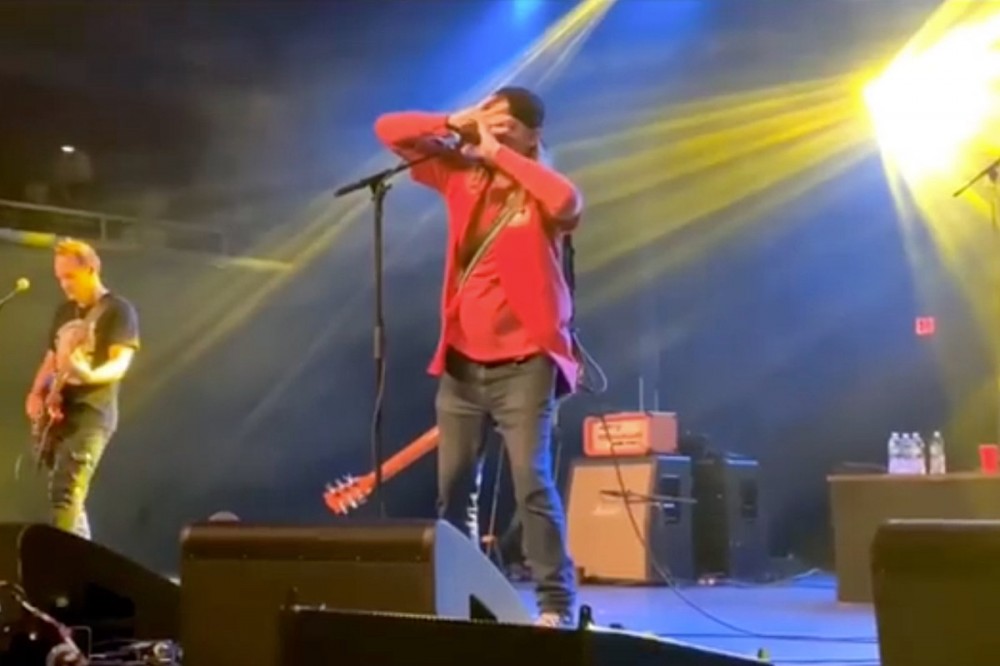 Puddle of Mudd’s Wes Scantlin Walks Offstage After Arguing Over Lights Being in His Eyes