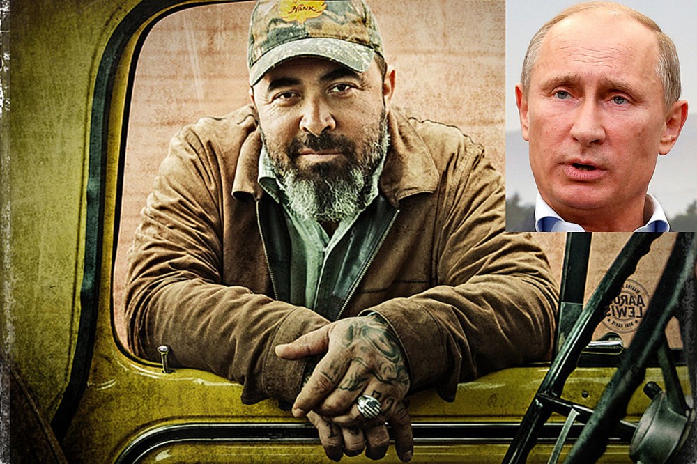 Staind’s Aaron Lewis Says ‘Maybe We Should Listen to Putin’ During Recent Show