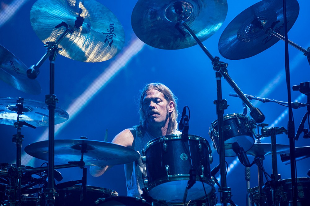 Here’s How Liam Gallagher, Miley Cyrus, Mammoth WVH + More Paid Musical Tribute to Taylor Hawkins