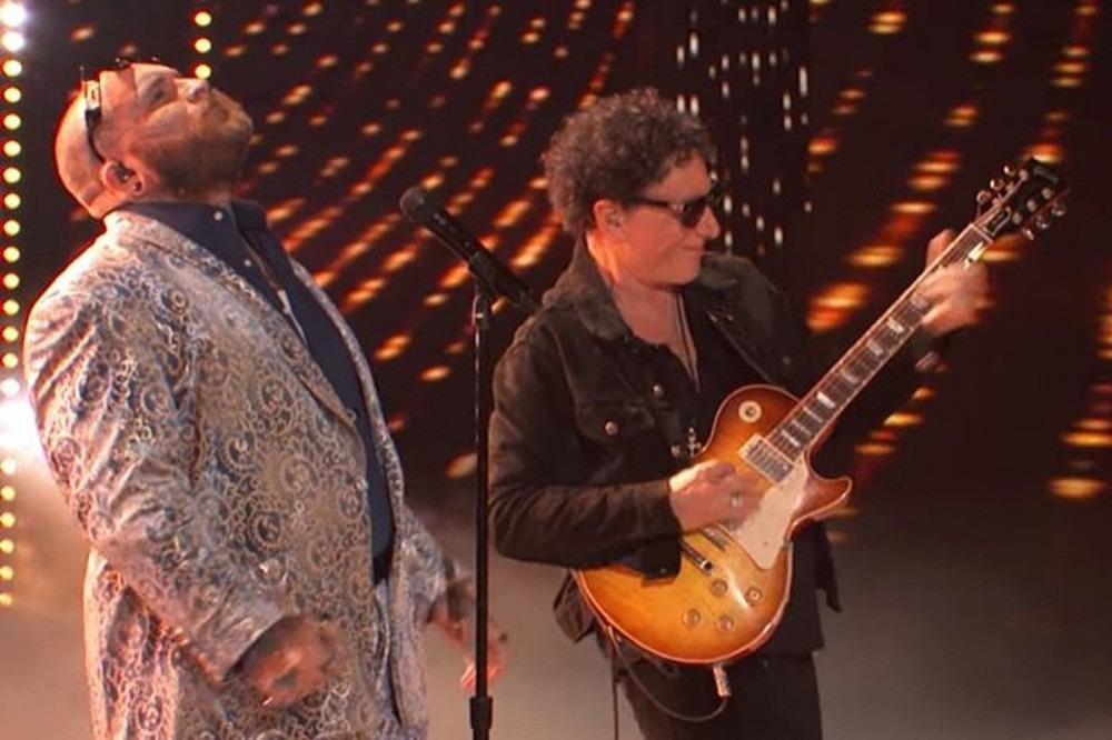 Journey’s Neal Schon Performs ‘Don’t Stop Believin” on America’s Got Talent
