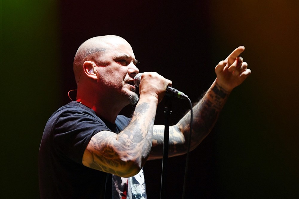 Philip Anselmo Pays Tribute to the Abbott Brothers During Festival Set