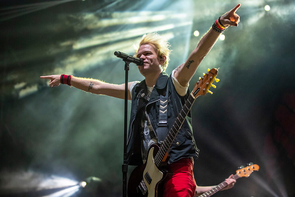 Sum 41’s Deryck Whibley Hospitalized With Pneumonia