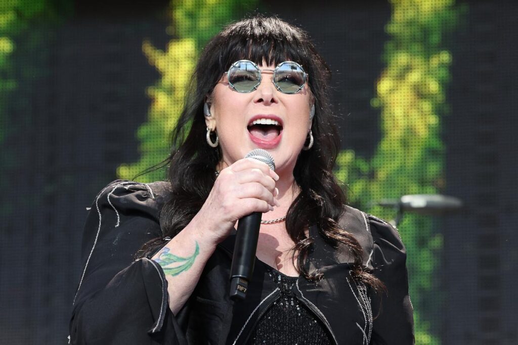 Why Ann Wilson Doesn’t Like Fans Taking Selfies at Heart Shows