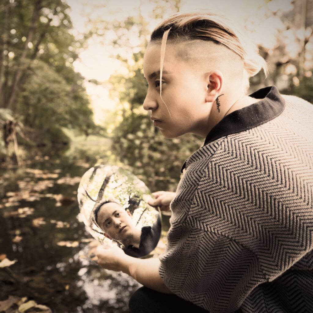 XTINE New “Nobody Stays” Turns Inner Turmoil Into Alt-Pop Brilliance
