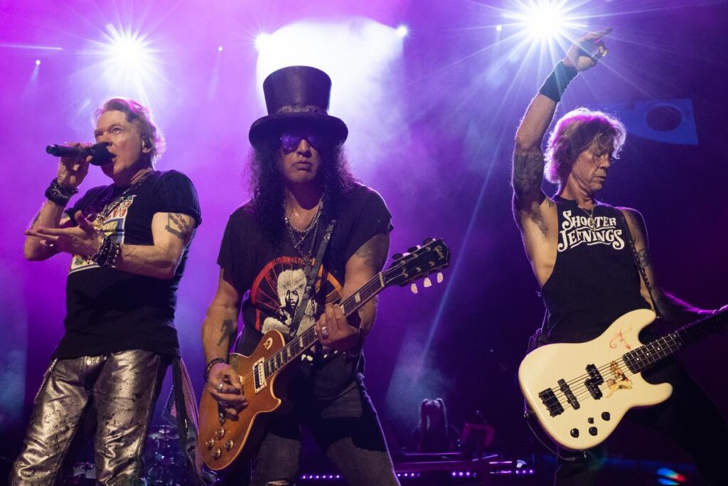 Guns N’ Roses Just Did Something Live for First Time in 30+ Years Guns N’ Roses Just Did Something Live for First Time in 30+ Years