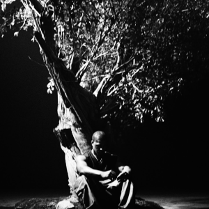 Khamari Explores Emotional Distance in New Single “Sycamore Tree” Khamari Explores Emotional Distance in New Single “Sycamore Tree”