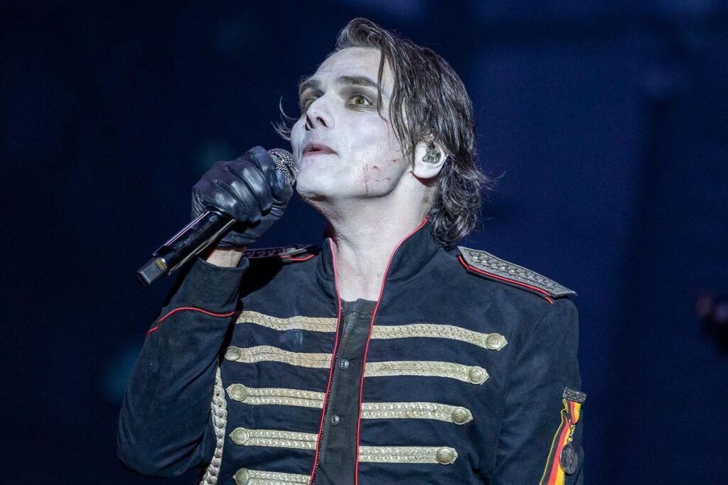Photos + Review — My Chemical Romance Bring the Heat in Arlington Photos + Review — My Chemical Romance Bring the Heat in Arlington
